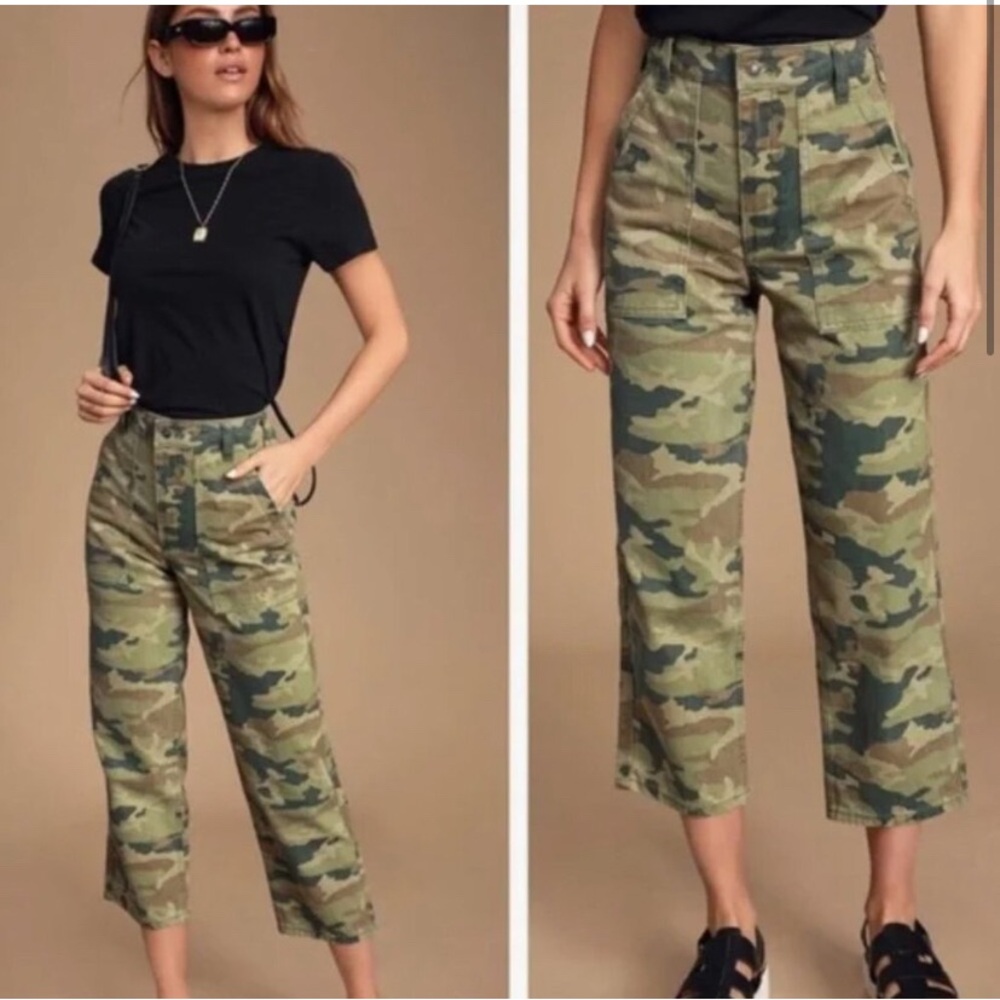 Camo High-Waisted Pants